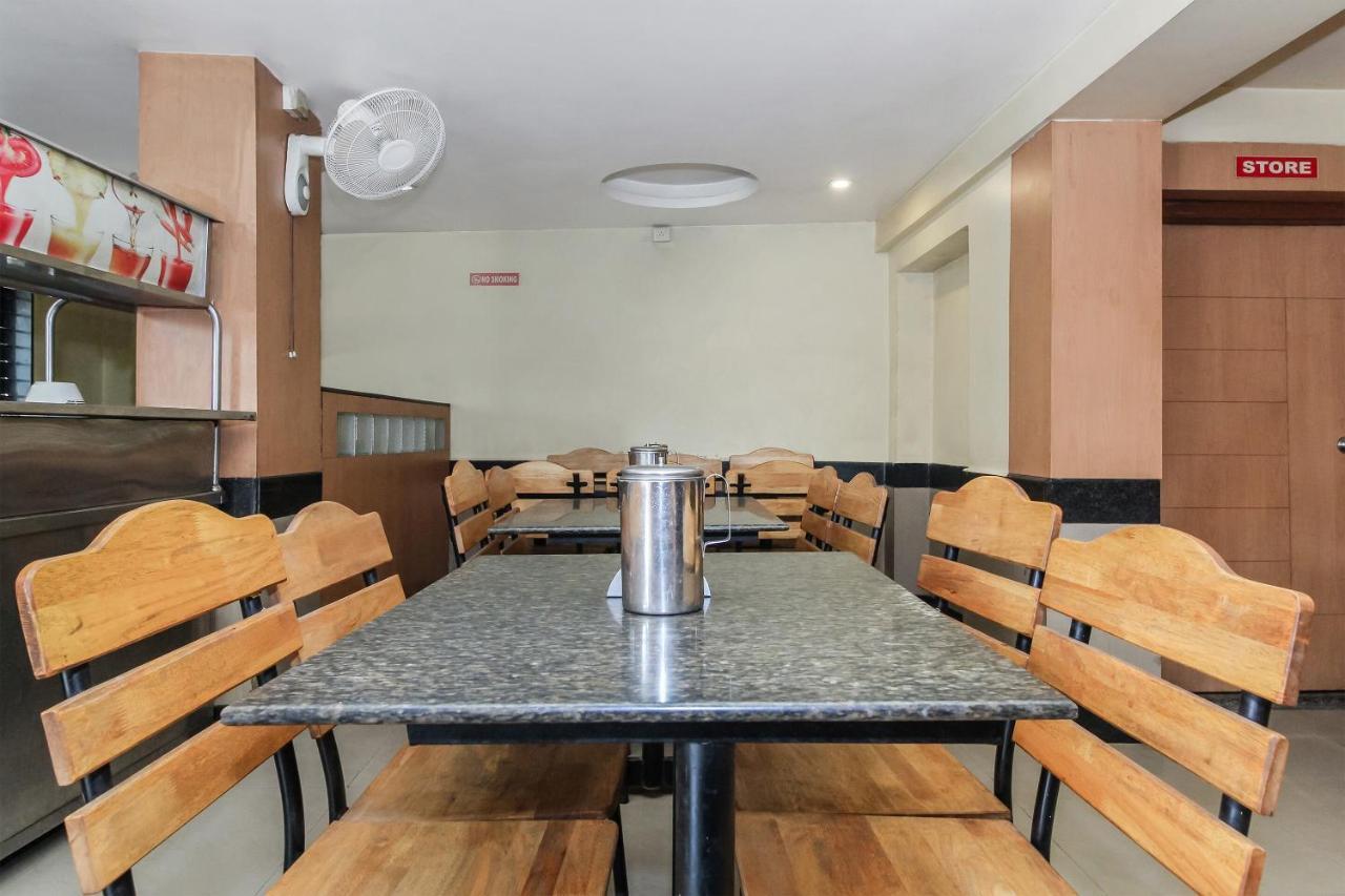 Bijāpur Oyo 30537 Hotel Megharaj מראה חיצוני תמונה