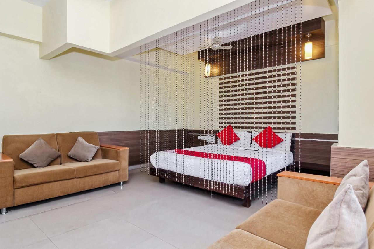 Bijāpur Oyo 30537 Hotel Megharaj מראה חיצוני תמונה