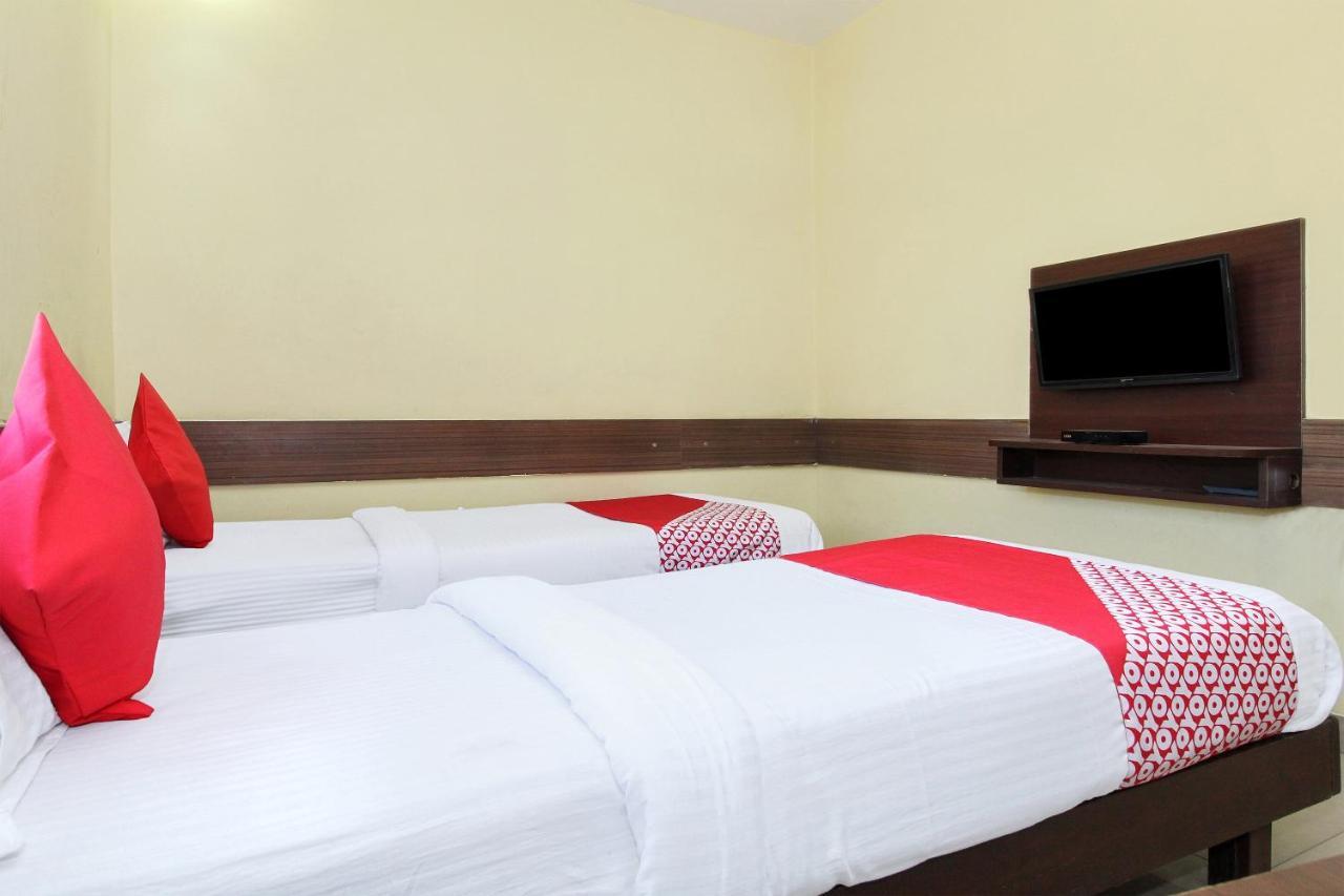 Bijāpur Oyo 30537 Hotel Megharaj מראה חיצוני תמונה
