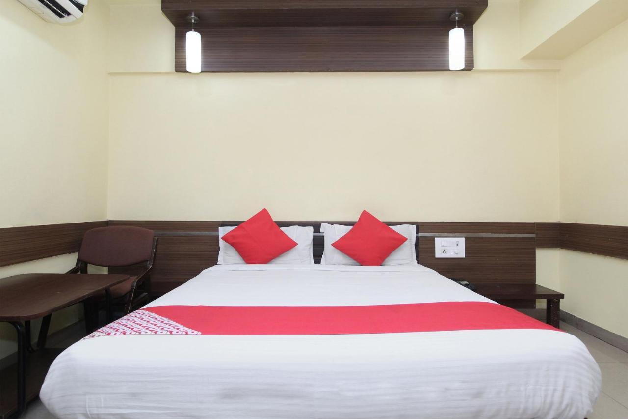 Bijāpur Oyo 30537 Hotel Megharaj מראה חיצוני תמונה