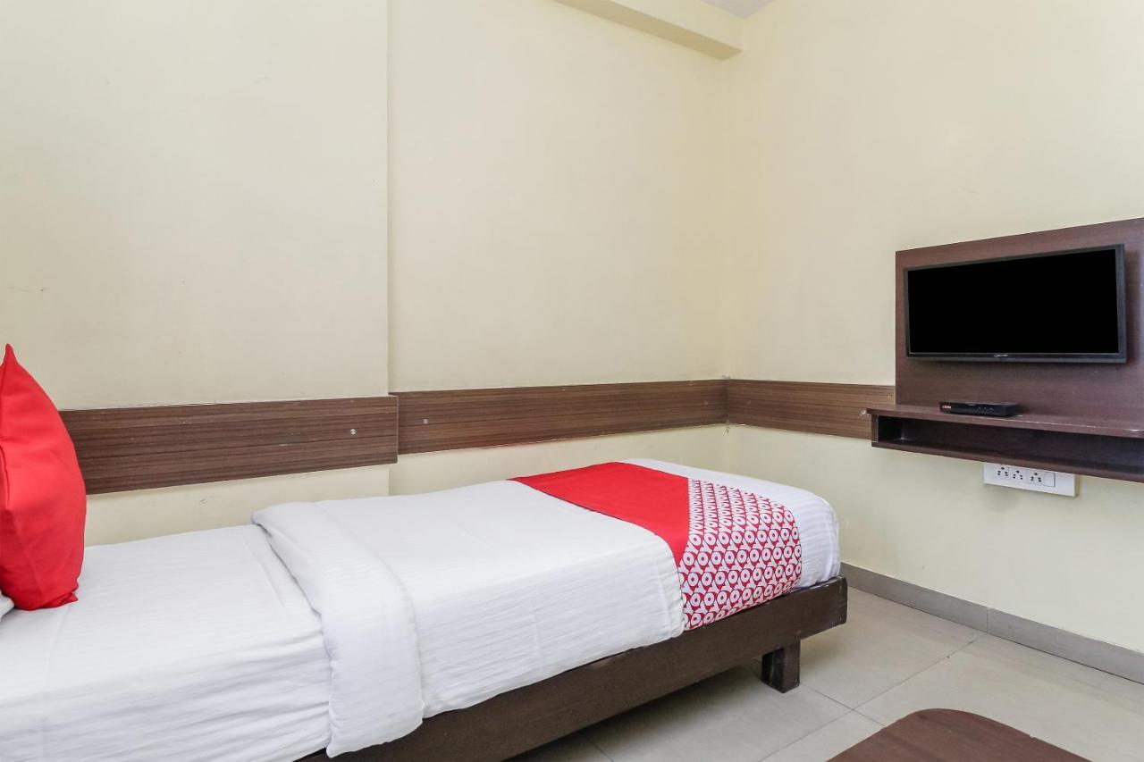 Bijāpur Oyo 30537 Hotel Megharaj מראה חיצוני תמונה