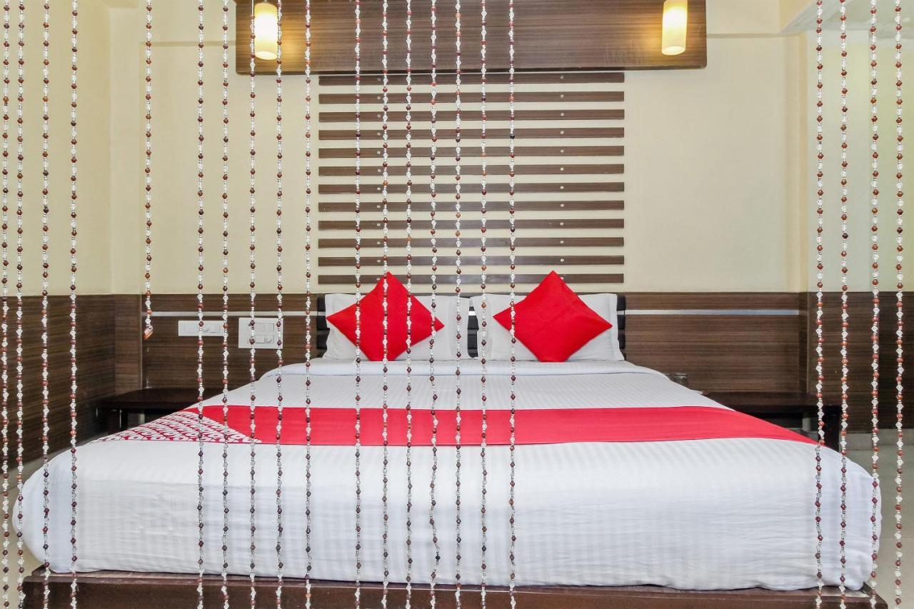 Bijāpur Oyo 30537 Hotel Megharaj מראה חיצוני תמונה