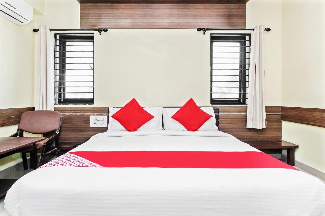 Bijāpur Oyo 30537 Hotel Megharaj מראה חיצוני תמונה