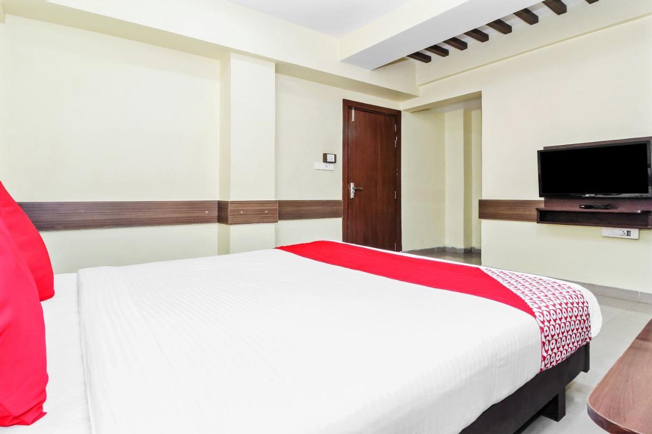 Bijāpur Oyo 30537 Hotel Megharaj מראה חיצוני תמונה